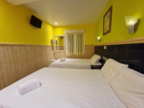 Hostal Pension Izar Bat Guesthouse