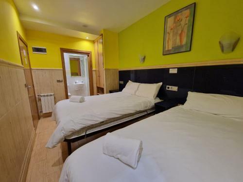 Hostal Pension Izar Bat Guesthouse