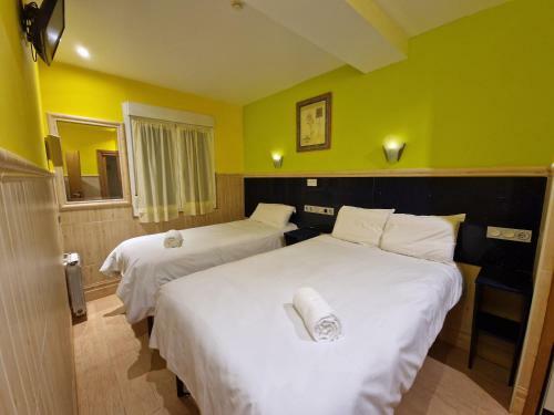 Hostal Pension Izar Bat Guesthouse