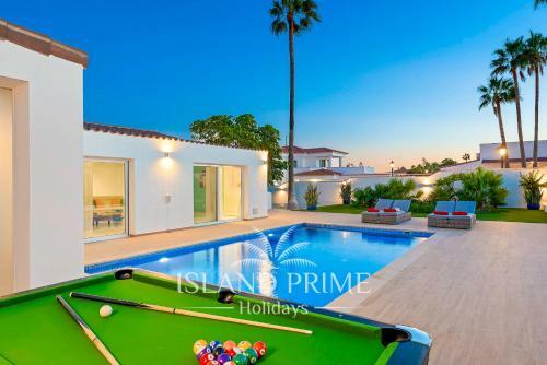 Private Villa In Golf Del Sur