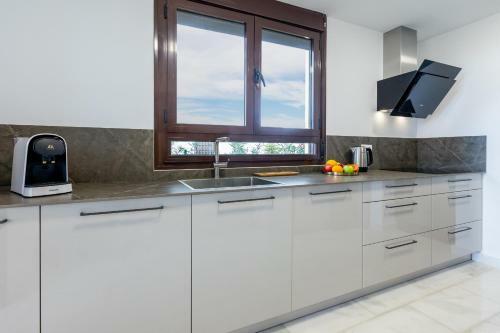Villa With 4 Bedrooms And Private Heated Pool