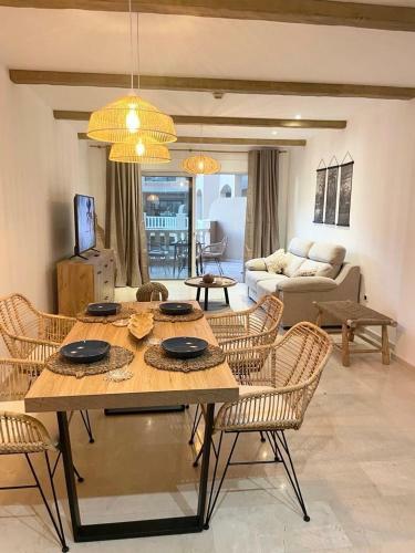 Apartamento El Nautico Coral Suites