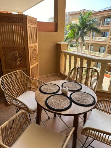 Apartamento El Nautico Coral Suites