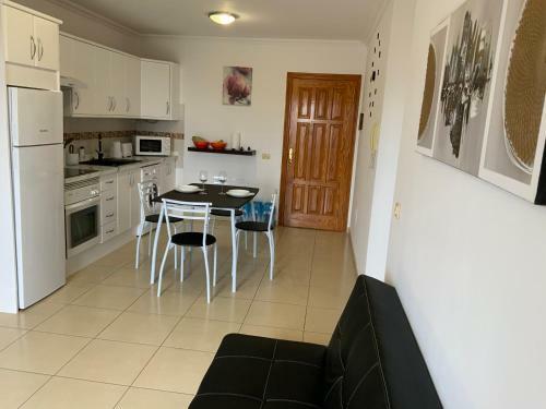 Brunella's Apartment - Beach View