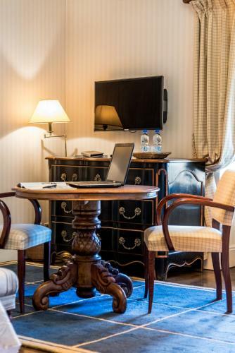 Hotel Ch�teau De La Tour De Puits