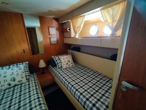 Boat Sirio