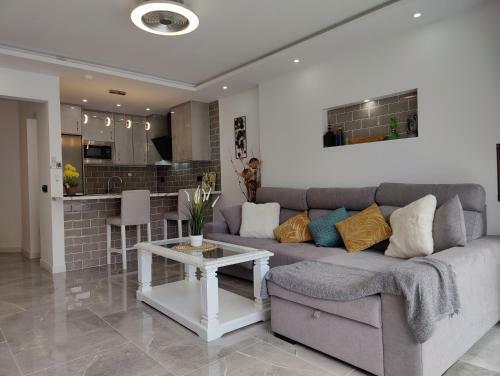 Stunning 1-bed Apartment In Parque Albatros