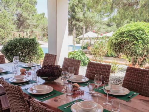Fully Equipped Villa With Pool And Gym
