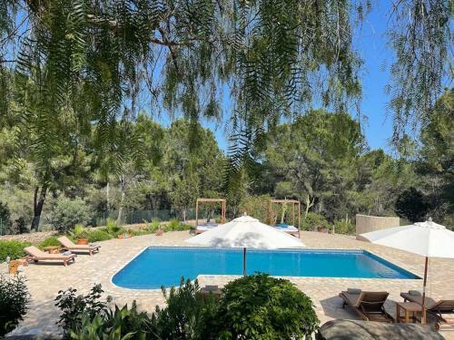 Fully Equipped Villa With Pool And Gym
