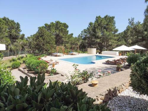 Fully Equipped Villa With Pool And Gym