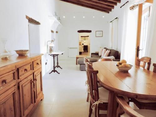 Fully Equipped Villa With Pool And Gym
