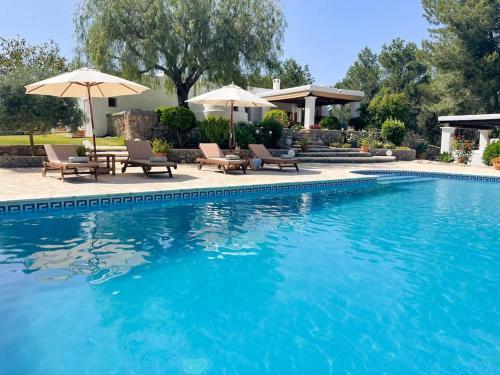 Fully Equipped Villa With Pool And Gym