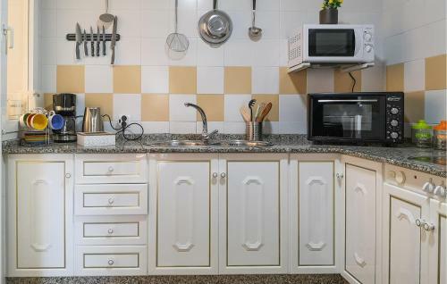 Nice Apartment In Sanlucar De Barrameda With Wifi And 2 Bedrooms