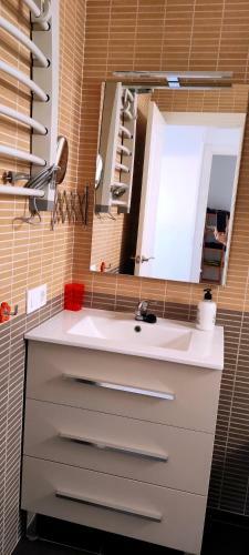 Apartamento Tomcar Piscina, P�del, Wifi Y Zonas Comunes