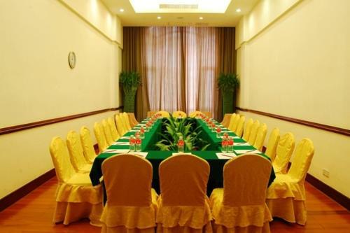 Phoenix Hotel Wuyi