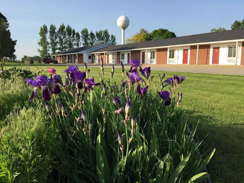 Motel Crest Country Inn