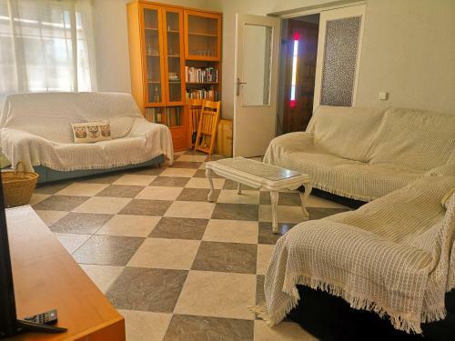 Agradable Casa Con Jard�n: Casasola
