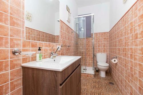 Apartment - 4 Bedrooms - 0275