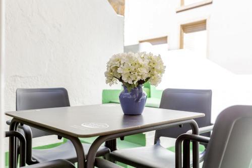 Apartment - 4 Bedrooms - 0275