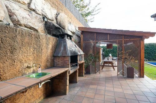 Fantastic House With Jacuzzy Ideal For Families