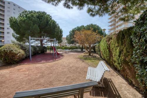Apartamento Con Piscina Junto A La Playa