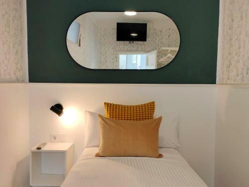 Bed & Breakfast Room27