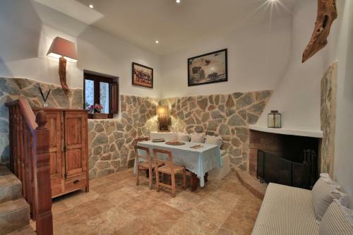 Villa Serras - San Antonio