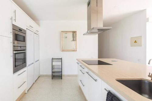 Large Detached Villa With Private Enclosed Pool