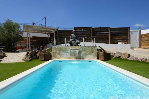 7 Moons C Peace And Pool