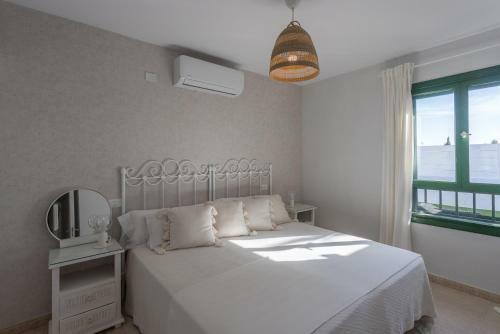 Luxury Bungalow - Private Terrace - Pool - Aircon