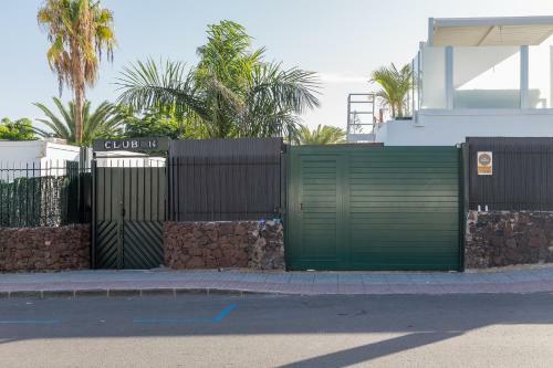 Luxury Bungalow - Private Terrace - Pool - Aircon