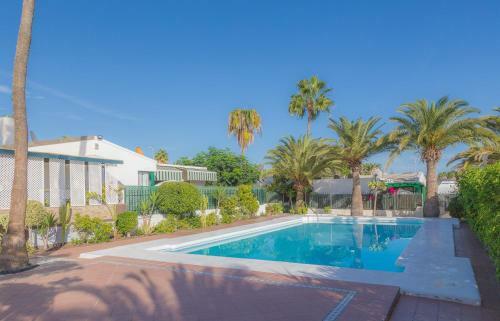 Luxury Bungalow - Private Terrace - Pool - Aircon