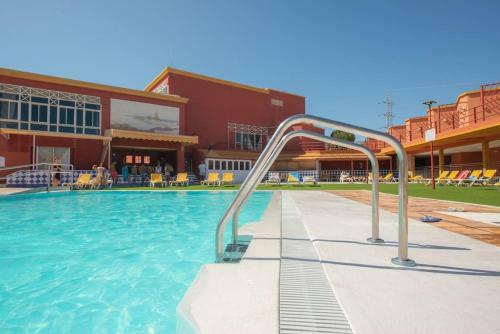 Apartamento Bonito D�plex Con Piscinas Junto A La Playa