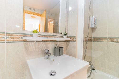 Cozy Apartment & Free Parking In Sabi�anigo