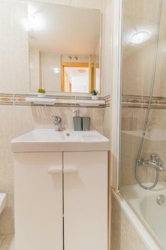 Cozy Apartment & Free Parking In Sabi�anigo