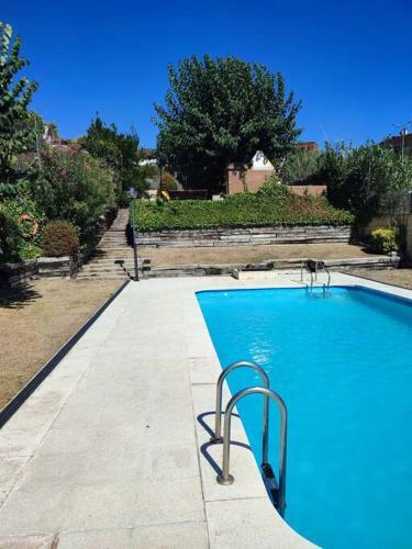 Apartamento Duplex Con Piscina En Rub�