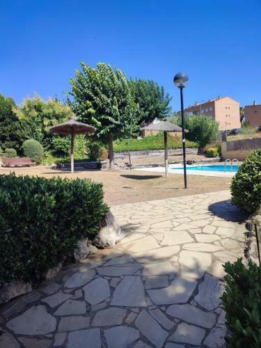 Apartamento Duplex Con Piscina En Rub�