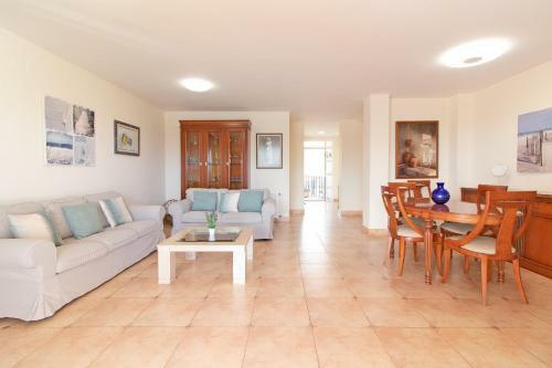 Global Properties, Chalet En Primera Linea De Playa Con Piscina Privada