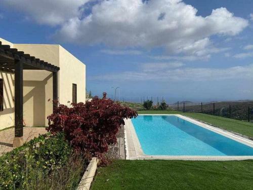 Country House With Shared Pool And Views
