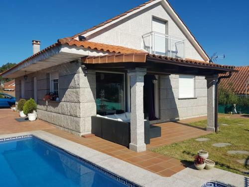 Chalet Con Piscina En O Rosal