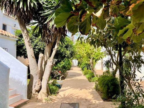 Pleasant Studio House In Front Of The Beach