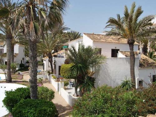Pleasant Studio House In Front Of The Beach