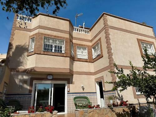 Lge 4 Bed Villa Own Pool 90 Mts Beach Sea Views