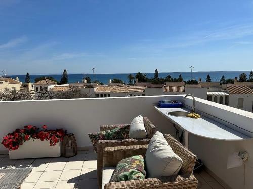 Lge 4 Bed Villa Own Pool 90 Mts Beach Sea Views
