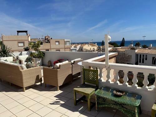 Lge 4 Bed Villa Own Pool 90 Mts Beach Sea Views
