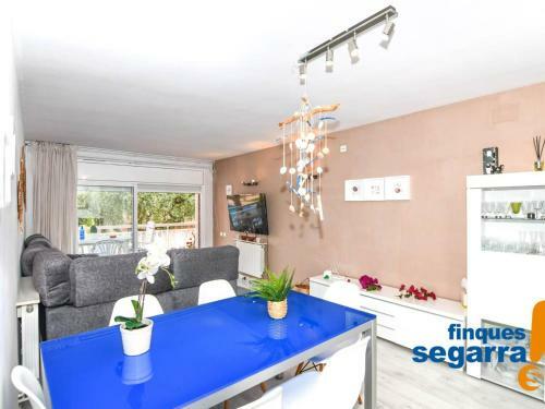 Apartamento Roda De Ber�, 3 Dormitorios, 6 Personas - Es-320-20