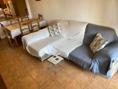 Spacious 3-bed Apartment In Roda