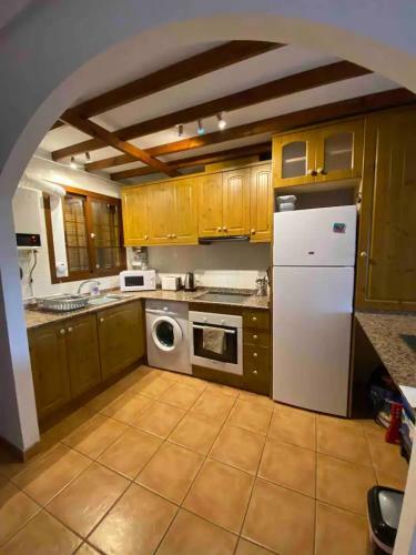 Spacious 3-bed Apartment In Roda