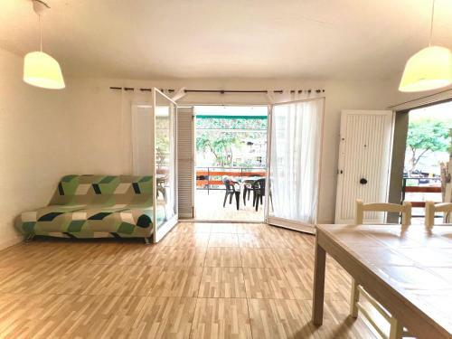 Apartamento Grande Para J�venes 1 En Carlos B�igas