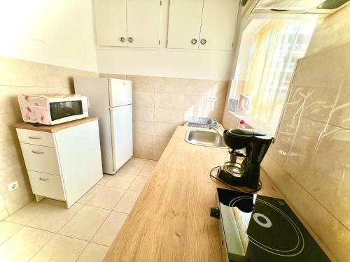 Apartamento Grande Para J�venes 1 En Carlos B�igas